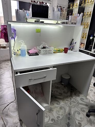 mehin mebel: Ağ rəngli resepsion/iş masası – LED işıqlı - İkitərəfli istifadə: ön — 1