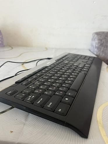 Genius USB klaviatura - Qoşulma: USB kabel (plug-and-play, sürücüsüz