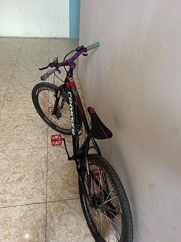 Crosser dağ velosipedi - Qatqılı alüminium gövdə, agresiv geo­metriya