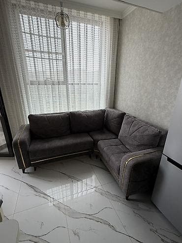 Divanlar: Künc divan, Açılmayan, Bazasız, Parça, Çatdırılma yoxdur — 1