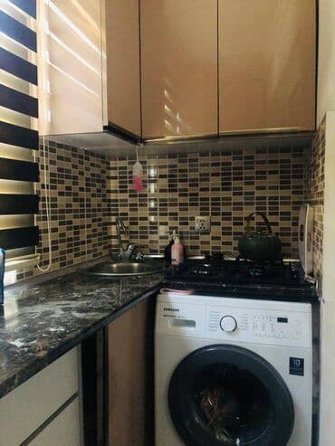 8 mikrorayon: Bakı, 2 otaqlı, Köhnə tikili, 35 kv. m — 4