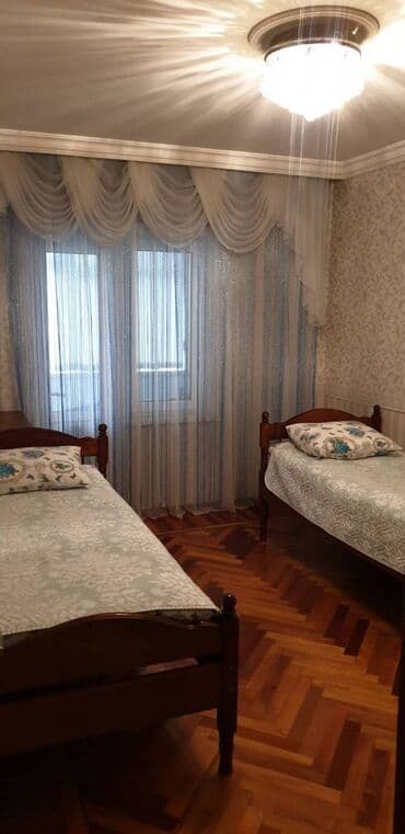 turbo az ford transit 16 1: Bakı, 8-ci mikrorayon, 4 otaqlı, Köhnə tikili, 80 kv. m — 12