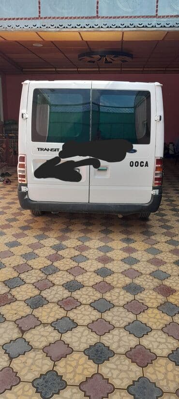 yük daşıma maşınları: Ağ rəngdə Ford Transit furqon, yük daşınması və ya kommersiya — 4