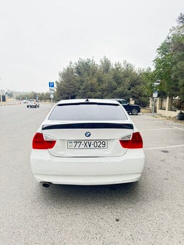 bmw 3 серия 325ix kat: BMW 3 Series sedan (E90), ağ rəng. - Nömrə: 77-XV-029 (AZ) - Kuzov: 4 — 1