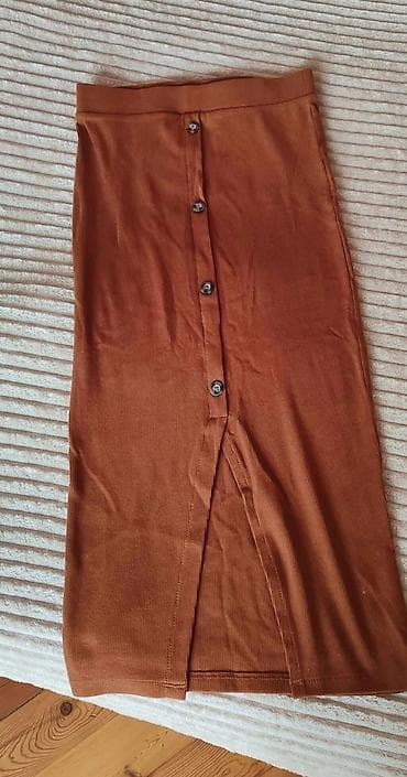 Qadın ətəyi – düyməli, karamel/qəhvəyi rəng - Model: Düz kəsimli — 1