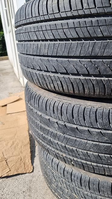 3 təkər: BMW-yə aid disk təkər birlikdə satılır. 245/50/ZR18 ölçüdə. Disklər — 4