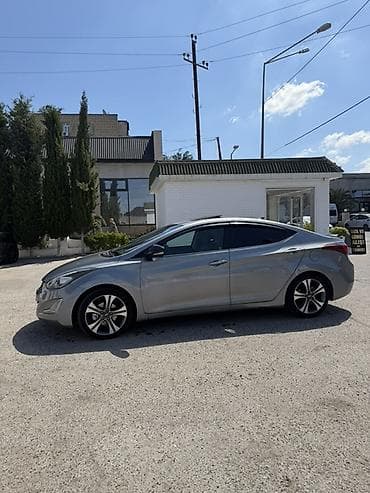 Hyundai Elantra: 2 l | 2014 il Sedan