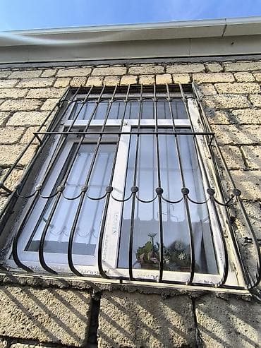 Pəncərə üçün metal barmaqlıq - Material: qalın metal profillərdən