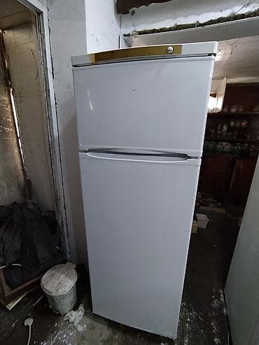 2 qapılı Indesit Soyuducu Satılır, rəng - Ağ