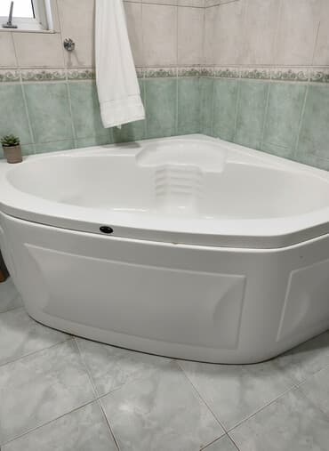 hazır hamam: Bucaqlı akril vanna – künc üçün - Forma: üçbucaq/künc tipli, sağ-sol — 1