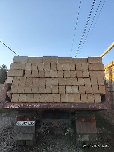 şaxta gülü bitkisi: Təbii ağlay daş blokları - Material: yerli karxanadan çıxarılmış — 2