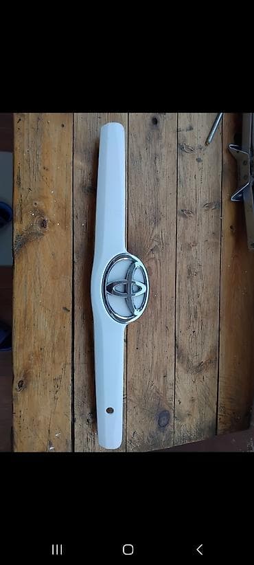 Toyota Camry GLX arxa hissə üçün nömrənin üstündə ki kant. - Model