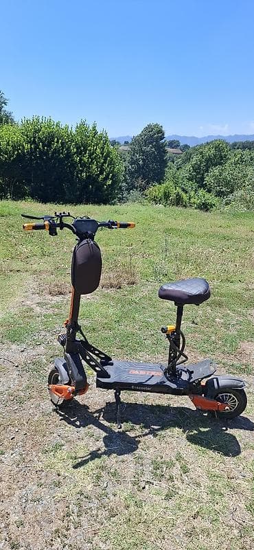 suru: Elektrik skuter – FASTER E‑scooter Xüsusiyyətlər: - Güclü off-road — 3