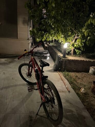 tutacaqlı üçtəkərli velosiped: Qırmızı rəngli dağ velosipedi - Güclü alüminium tipli çərçivə, rahat — 2