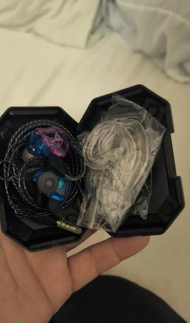 yaxa mikrofonu: Yeni Simli Qulaqcıqlar, QKZ, rəng - Bənövşəyi — 1