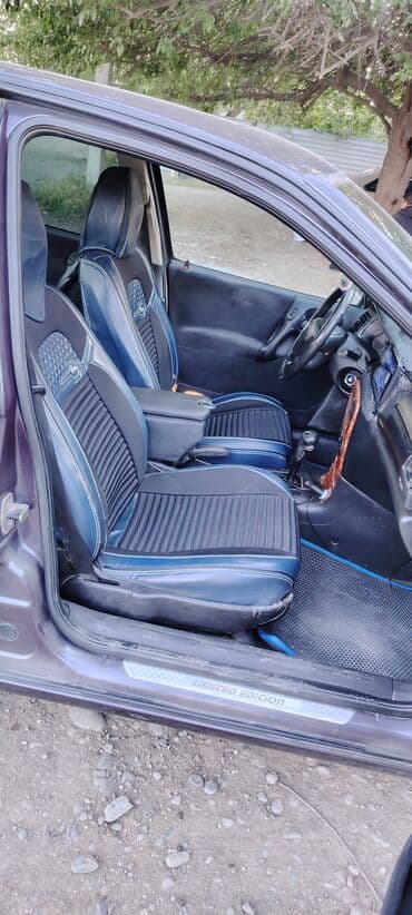 запчасти на опель вектра: Tünd göy rəngdə olan Opel Vectra sedanı. Bu avtomobil rahat və — 7