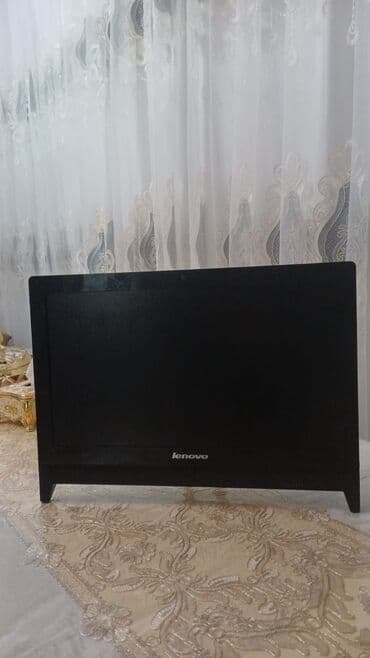 komputerlər diz ustu: Lenovo stolüstü monitor - Marka/model: Lenovo (marka loqosu ön — 4