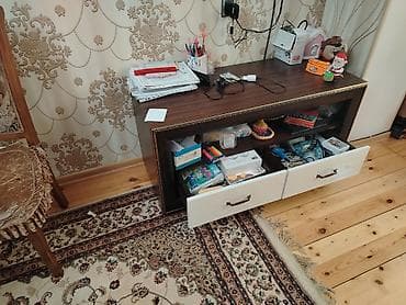 qar adamı: İşlənmiş, Düz TV altlığı, Polkalı, Laminat, Türkiyə — 2