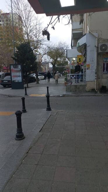 nerimanovda obyekt satilir: Nərimanov metrosuna yaxin yerləşən telefon maqzanin icinde etir ayi — 2