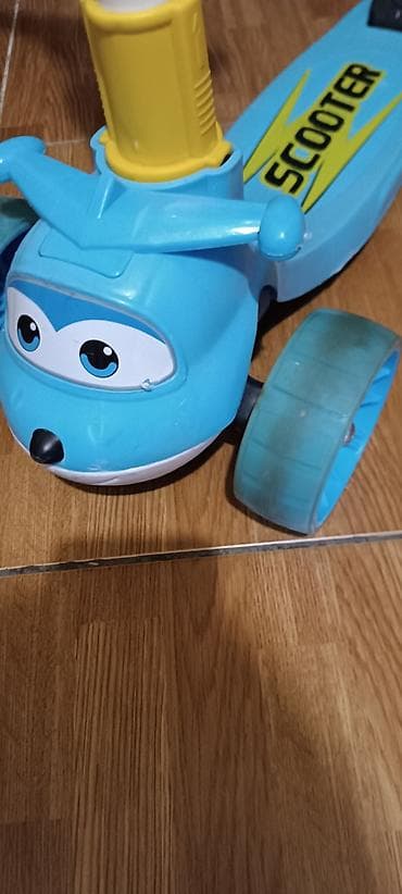 Mehsul cox az iwlenib.yeni kimidir.qatlana bilir.musiqili ve