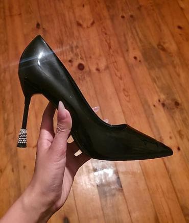Qadın yüksək daban ayaqqabıları – 1 model Hər biri 40 ölçü çox az lalafo.az -da Qadın yüksək daban ayaqqabıları – 1 model Hər biri 40 ölçü çox az