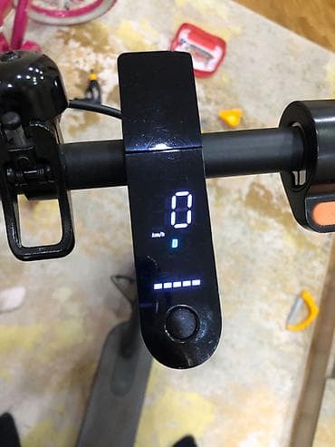 CD, DVD диски и кассеты: Xiaomi mi scooter,əla vəziyyətdə,az istifadə olunub,hər şeyi işləkdir — 3