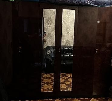 Geniş həcmli 6 qapılı dəzgahlı qarderob - Korpus: tünd qəhvəyi