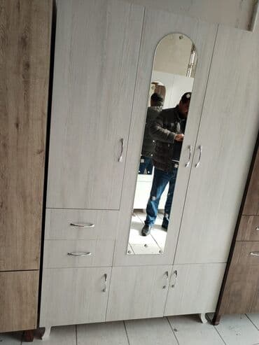 taxtanin qiymeti: Yeni, Açılan, 3 qapılı Düz dolab, Dolab-asılqan — 9