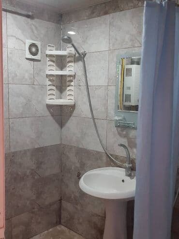 xutor kiraye: Neftçilər metrosunun yaxınlığında 5 mertebeli binanın 4-cü — 8