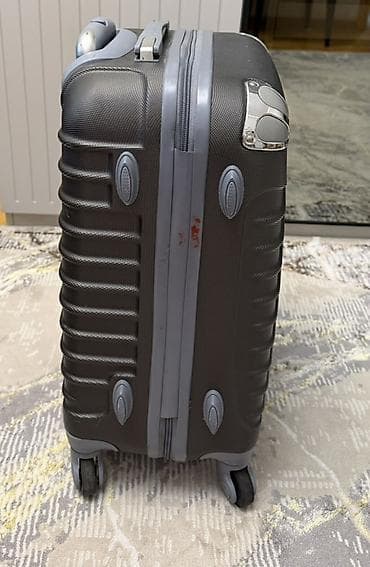 Çamadanlar: Çamadan tecili satilir endirimle 30 azn‼️‼️‼️Heç bir problemi — 8