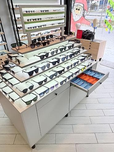 saat edifice: Eynək vitrini saat vitrini güzgülü led işiğli əlavə 4 çəkməcə və 4 alt — 3