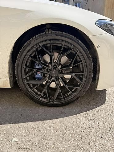 Avtomobil üçün qara rəngli yüngül lehimli disklər Uyğunluq: 20