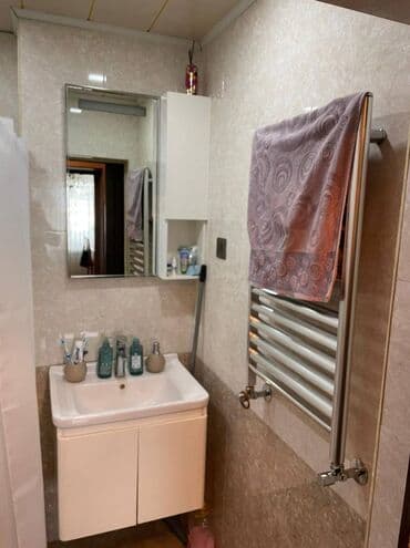 xacmazda satilan evler: Bakı, 3 otaqlı, Köhnə tikili, m. Qara Qarayev, 80 kv. m — 10