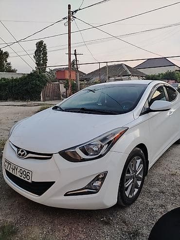 Hyundai Elantra: 1.8 l | 2025 il Sedan — 3