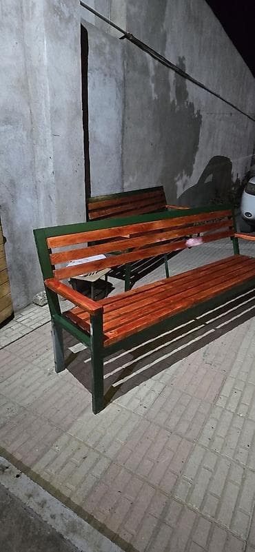 taxta kreslo: Metall karkaslı taxta skamya - İstifadə sahəsi: həyət, bağ, park — 1