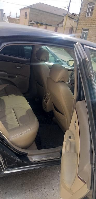 Hyundai Grandeur (Azera) sedan - Kuzov: qara rəng, 4 qapı, geniş — 4