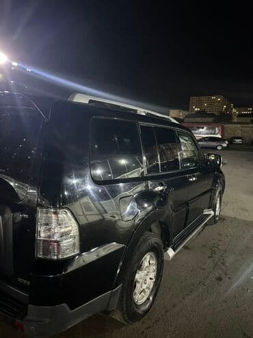 nissan sunny 2011: Mitsubishi Pajero: 3 l | 2007 il 249085 km Ofrouder/SUV — 4