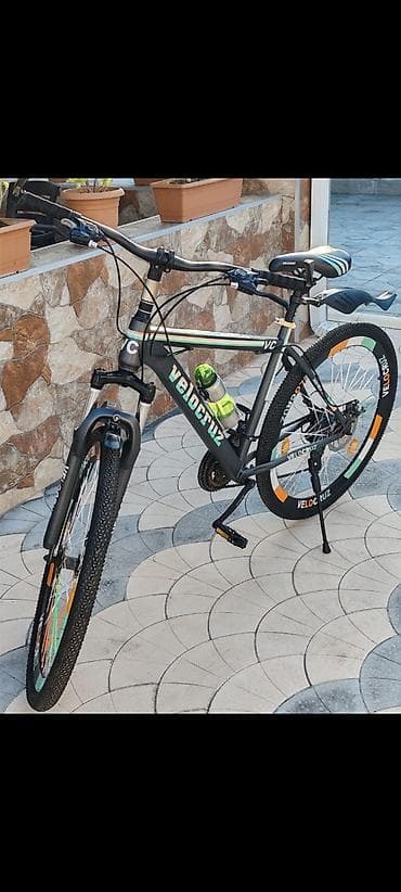 İdman və hobbi: Velosiped 28lik 200 m 
Kod xanim Gəncə şəhərində — 1