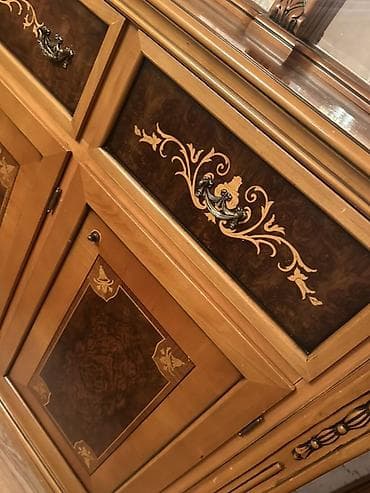 vitrin polka: Masa və oturacaqlar — 6