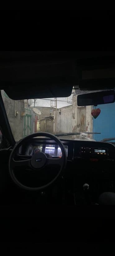 tofas mostu satilir: Model: Tofas Şahin/Doğan seriyası (sedan) Kuzov: 4 qapılı, tünd göy — 4