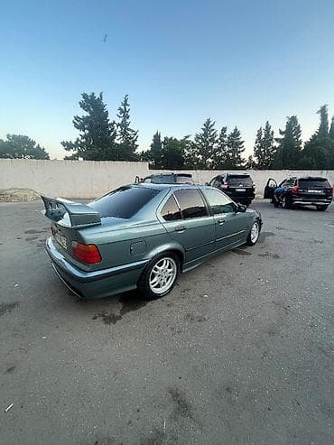 1994: BMW 3 series: 1.8 l | 1994 il Sedan — 2