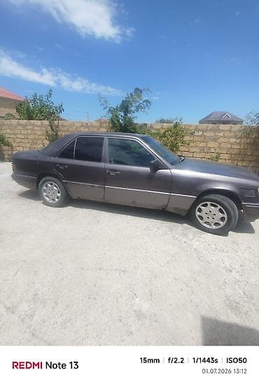 Mercedes-Benz E 250: 2.5 l | 1994 il Sedan — 3