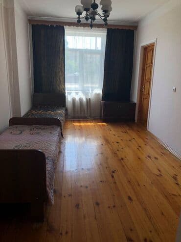 sumqayit 13 mkr: Bakı, Qaraçuxur qəs., 5 otaqlı, Köhnə tikili, 110 kv. m — 4