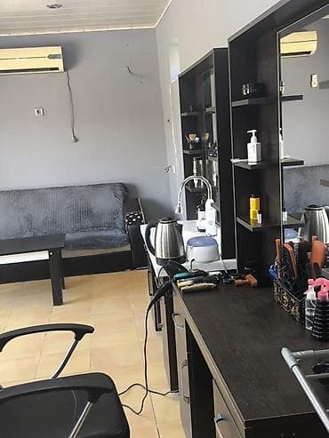 пуфик в прихожую: Bərbərxana mebeli dəsti - Tərkibi: 2 ədəd güzgülü iş masası (yan — 3