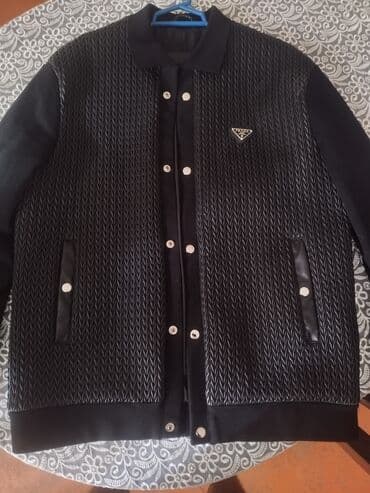 Qara rəngdə kişi bomber gödəkçə - Klassik bomber kəsimi, yuxarıda