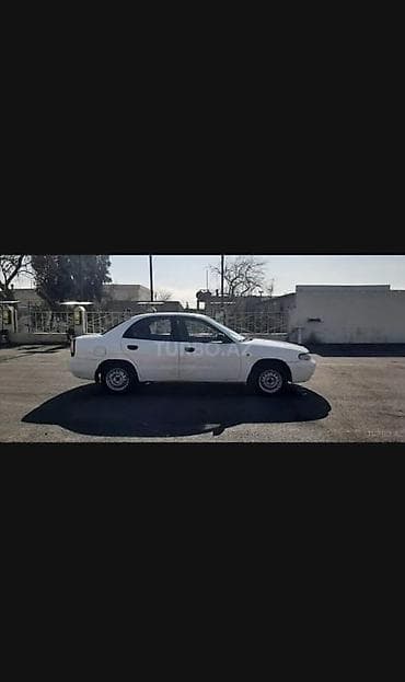 Daewoo Nubira: 1.6 l | 1998 il Sedan