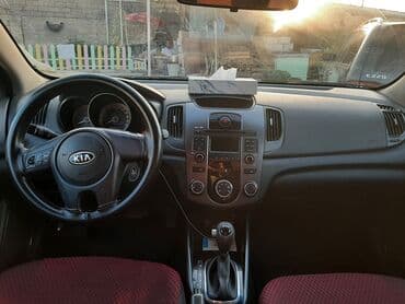 turbo az hyundai i30 dizel: Kia Cerato: 1.6 l | 2010 il Sedan — 7