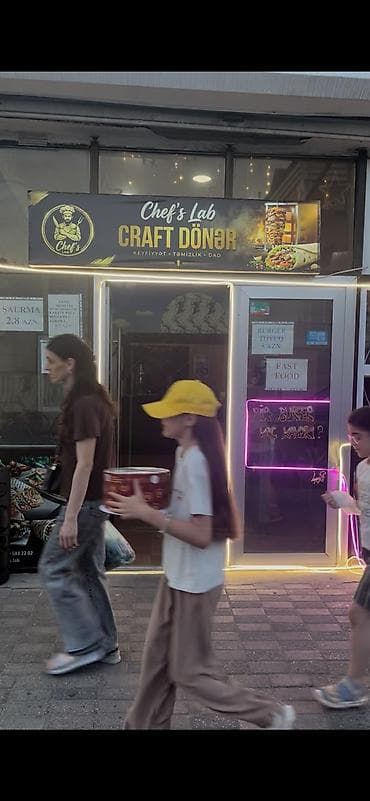 doner icare: Dönər evi Qaracuxurun demek olar ki en xadavoy kucesinde yerlesir — 1