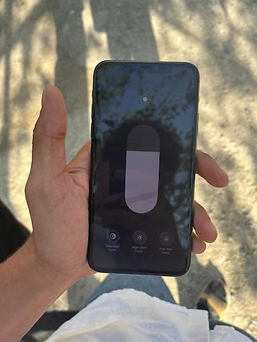 telef: IPhone 11 Pro Max, 64 GB, Matte Midnight Green, Face ID — 4