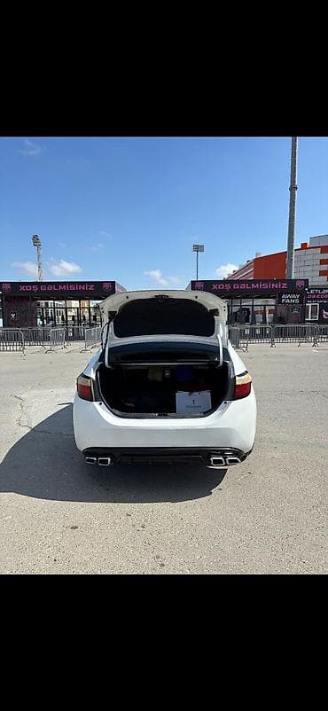 Toyota Corolla, ağ rəng,sedan gövdə. I - Nömrə nişanı: 99-KY-573 — 6